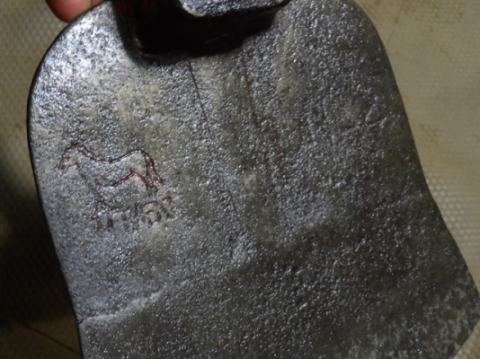 จอบตราม้าทอง รุ่นเก่าๆครับ