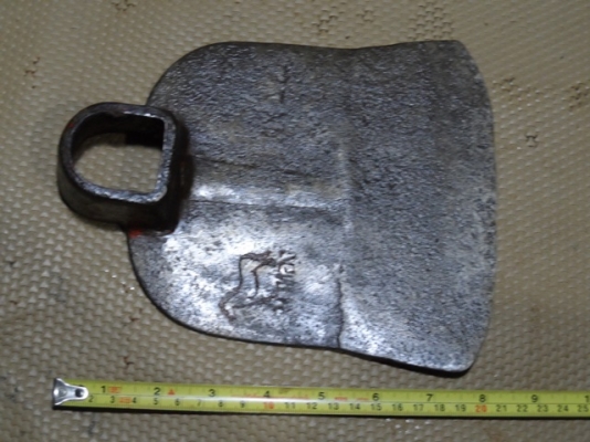 จอบตราม้าทอง รุ่นเก่าๆครับ