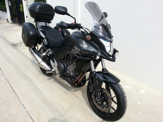 CB500X 2013  สีดำ   รถซื้อเงินสด4เดือน ออกศูนย์บิ๊กวิงสภาพใหม่มาก     ขายพร้อมของแต่ง 189,000บ.  ข้อมูล รถใหม่พร้อมประกัน220,000บมีของแต่งทั้งหมดอีกกว่า50,000บ.พร้อมประกันชั้น1ถึงธ.ค.57 ใช้งานน้อย6,3xxกม.(เช็ค6,000กม.ที่บิ๊กวิงค์ให้แล้ว)น้ำมันเครื่องใสปิ้