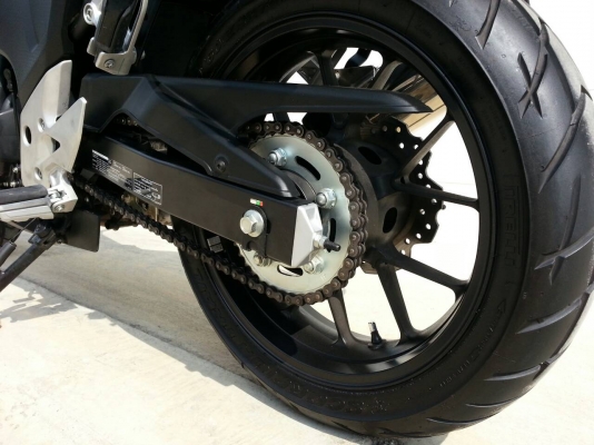 CB500X 2013  สีดำ   รถซื้อเงินสด4เดือน ออกศูนย์บิ๊กวิงสภาพใหม่มาก     ขายพร้อมของแต่ง 189,000บ.  ข้อมูล รถใหม่พร้อมประกัน220,000บมีของแต่งทั้งหมดอีกกว่า50,000บ.พร้อมประกันชั้น1ถึงธ.ค.57 ใช้งานน้อย6,3xxกม.(เช็ค6,000กม.ที่บิ๊กวิงค์ให้แล้ว)น้ำมันเครื่องใสปิ้