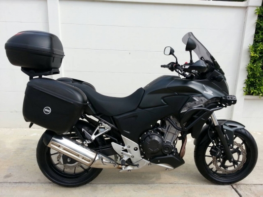 CB500X 2013  สีดำ   รถซื้อเงินสด4เดือน ออกศูนย์บิ๊กวิงสภาพใหม่มาก     ขายพร้อมของแต่ง 189,000บ.  ข้อมูล รถใหม่พร้อมประกัน220,000บมีของแต่งทั้งหมดอีกกว่า50,000บ.พร้อมประกันชั้น1ถึงธ.ค.57 ใช้งานน้อย6,3xxกม.(เช็ค6,000กม.ที่บิ๊กวิงค์ให้แล้ว)น้ำมันเครื่องใสปิ้