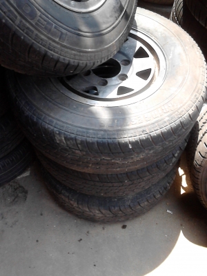 205/75R14 ขายแม๊ก พร้อมยาง BRIDGESTONE LEO 75 TEL.081-427-3941