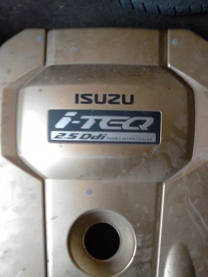 ขายฝาครอบเครื่อง ISUZU ITEQ 2.5 Ddi  มี 2 ฝา TEL.081-427-3941