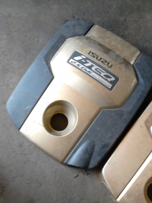 ขายฝาครอบเครื่อง ISUZU ITEQ 2.5 Ddi  มี 2 ฝา TEL.081-427-3941