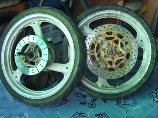 ขายล้อแม็ก   tzm  แถมคาบู  c70  90