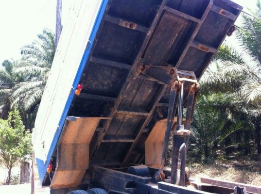 รถฮีโน่ 6 ล้อดั้ม 175 แรงม้า. ปี 55  ( รถวิ่ง 6x,xxx กม. ) สนใจติดต่อ  081 - 6079515