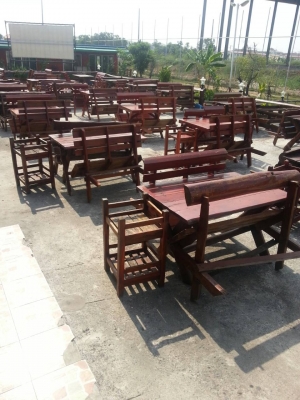 ขายชุดโต๊ะเก้าอี้ไม้สักเหมาะสำหรับร้านอาหารจำนวน50ชุดขายชุดล่ะ2200สนใจ0853647170