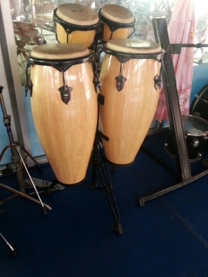 ขายเครื่องเสียงชุดใหญ่บนเวทีพร้อมอุปกรณ์และชุดคาราโอเกะพร้อมลำโพงสนใจ0853647170