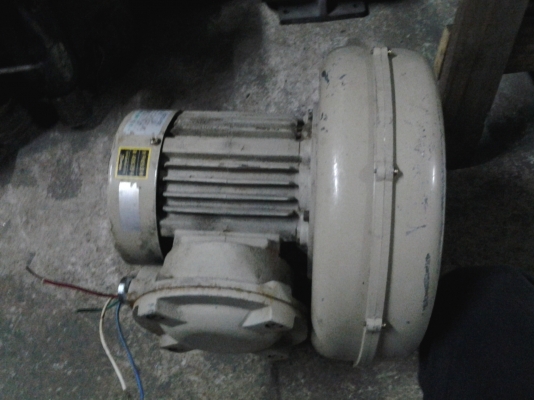 ขาย !! โบว์เออร์เป่าลม ขนาด 1hp.380v. สภาพดี พร้อมใช้ ( ทำ220v.ได้ )