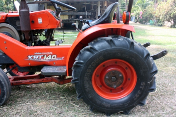 ขายรถไถ KRT140 Plus  พร้อมดันหน้า  แถม..ผาน 3 และล้อเหล็ก สนใจติดต่อ 091-6578959 คุณบุญ