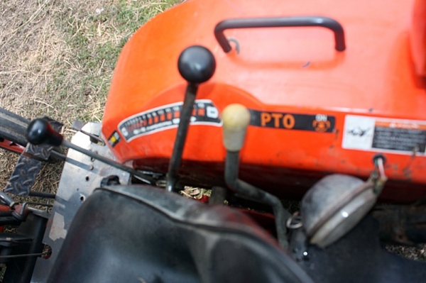 ขายรถไถ KRT140 Plus  พร้อมดันหน้า  แถม..ผาน 3 และล้อเหล็ก สนใจติดต่อ 091-6578959 คุณบุญ