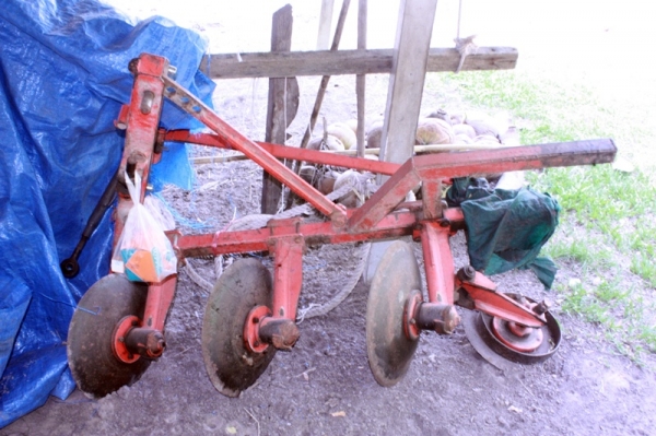 ขายรถไถ KRT140 Plus  พร้อมดันหน้า  แถม..ผาน 3 และล้อเหล็ก สนใจติดต่อ 091-6578959 คุณบุญ