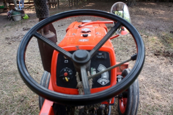 ขายรถไถ KRT140 Plus  พร้อมดันหน้า  แถม..ผาน 3 และล้อเหล็ก สนใจติดต่อ 091-6578959 คุณบุญ