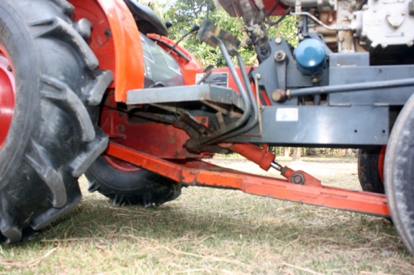 ขายรถไถ KRT140 Plus  พร้อมดันหน้า  แถม..ผาน 3 และล้อเหล็ก สนใจติดต่อ 091-6578959 คุณบุญ