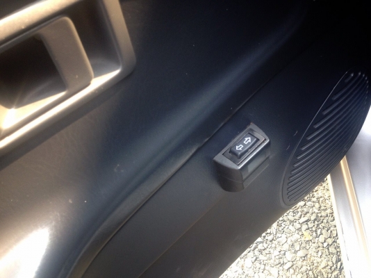 **135,000 บ.ต่อรอง**ขายรถเก๋ง HONDA CITY TYPE Z LXi 1.5 AT ปี 44/01 เครื่องเดิมเกียร์เดิม ติดแก๊สLPG(ลงเล่ม) เครื่องดีแรง ประหยัด ช่วงล่างหนึบ หน้า-หลังเดิมไม่เคยชนหนัก ภายในเก๋งสวยคอนโซลเต็ม พ.พาวเวอร์ แอร์ กระจกไฟฟ้า เบาะหนัง ล้อแม็ก สีสันสวย ยางดี4เส้น