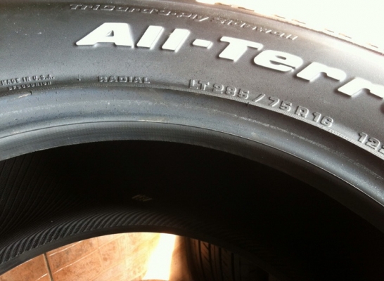 ขายยาง BF Goodrich All-terrain ขนาด 285 75 r16 ปี12 ขายยาง BF Goodrich All-terrain ขนาด 285 75 r16 ปี12