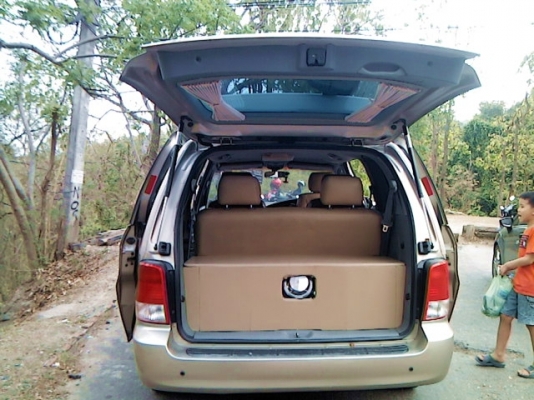 ขายรถหรูVip Kia Carnival 2.4 GSรุ่น2แท้ สีบรอนด์ทอง ปี2002 เกียร์ A/T