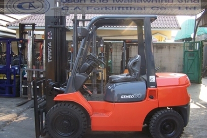 ขาย รถ โฟล์คลิฟท์ TOYOTA รุ่น 7-FD30
