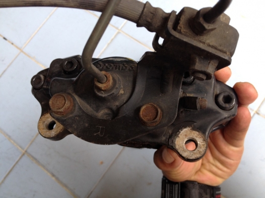 เบรคหลัง BREMBOแท้ใส่R34GTRมาสภาพเดิมญีปุ่น