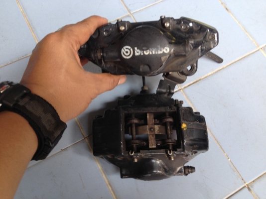 เบรคหลัง BREMBOแท้ใส่R34GTRมาสภาพเดิมญีปุ่น