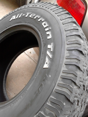 31X10.50R15 BF Goodrich AlLL Terrain T/A  MADE IN USA. มีชุด 4 เส้น ติดต่อ .TEL.081-427-3941