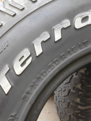 31X10.50R15 BF Goodrich AlLL Terrain T/A  MADE IN USA. มีชุด 4 เส้น ติดต่อ .TEL.081-427-3941
