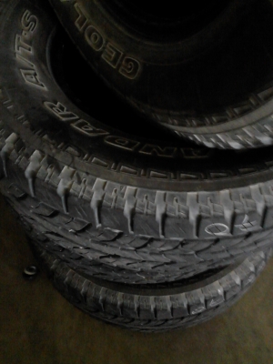 YOKOHAMA GEOLANDER A/T-S 265/70R16  มี 1 ชุด  4เ ส้น โทร.081-427-3941