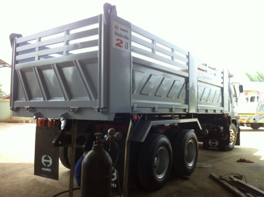 ขายรถบรรทุกสิบล้อดัมพ์ Hino 1J เครื่องเดิม 210 แรง เกียร์เดิม ดัมพ์สามมิตรต่อใหม่ ทะเบียนพร้อม