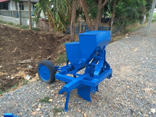 ขายเครื่องหยอดข้าวโพดแบบหัวเดียวสภาพพร้อมใช้งาน