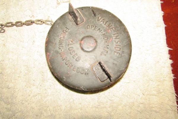 ฝาถังน้ำมันของแท้จาก JEEP CJ 5 ของ USA แท้ ราคา 2000 บาท สนใจคุยต่อรอง ติดต่อคุณสุวัฒน์ 0837310899