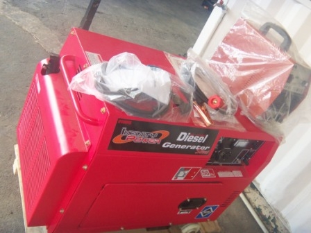 ขายเครื่องปั่นไฟดีเซลใหม่นำเข้าุ6.2KVA.(รับประกัน 6 เดือนเต็ม) ขายเครื่องปั่นไฟดีเซลใหม่นำเข้าุ6.2KVA.(รับประกัน 6 เดือนเต็ม)