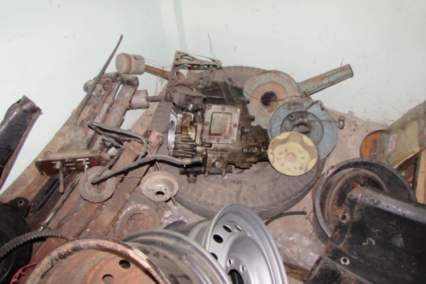 เกียร์ 4x4 ชนกับเกียร์ Auto ของ Pajero เหลี่ยม สภาพดีมาก อุปกรณ์ครบ ขาย 4800 บาท สนใจคุยต่อรอง ติดต่อคุณสุวัฒน์ 0837310899