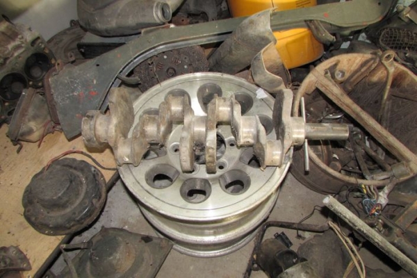 ข้อเหวี่ยงเครื่องJEEP Mitsubishi 4G 53 54 ราคา 4000 บาท สนใจคุยต่อรอง ติดต่อคุณสุวัฒน์ 0837310899