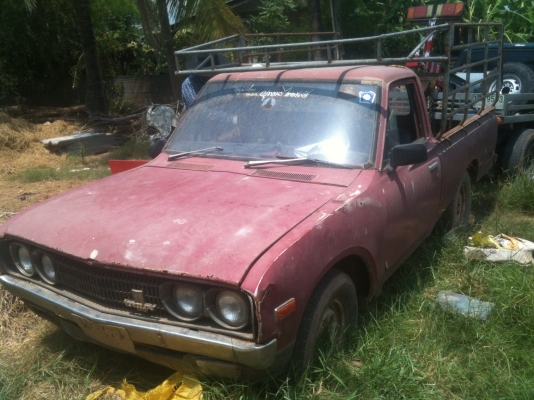 ช้างเหยียบ datsun 620 หน้าแว่น สี่ขอ เกียร์คอ ไฟตั้ง ไม่มีฝาท้าย 25,000 ช้างเหยียบ datsun 620 หน้าแว่น สี่ขอ เกียร์คอ ไฟตั้ง ไม่มีฝาท้าย 25,000