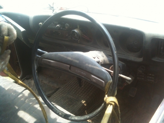 ช้างเหยียบ datsun 620 หน้าแว่น สี่ขอ เกียร์คอ ไฟตั้ง ไม่มีฝาท้าย 25,000 ช้างเหยียบ datsun 620 หน้าแว่น สี่ขอ เกียร์คอ ไฟตั้ง ไม่มีฝาท้าย 25,000