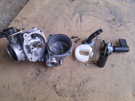 ขายคาบูเวฟ125R เดิมๆแท้ ถอดออกจากรถ พร้อมใส่ ขายคาบูเวฟ125R เดิมๆแท้ ถอดออกจากรถ พร้อมใส่