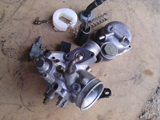 ขายคาบูเวฟ125R เดิมๆแท้ ถอดออกจากรถ พร้อมใส่