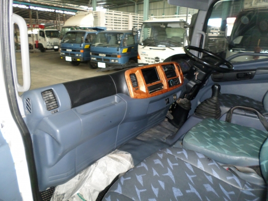 ขาย 6ล้อ ฮีโน่ เมก้า เครน 3 ตัน 175 แรง ยาว 6.50  สภาพสวยเดิมเครื่องดี พร้อมใช้งาน ชมก่อนได้ครับ สนใจติดต่อ 081-9425443