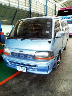 ขายรถตู้ Commuter ตัวเก่า เครื่อง 2L 2500cc + DVD พร้อมจอ 9&quot;  180,000 ต่อรองได้ T.089-4790588 K.อี๊ด