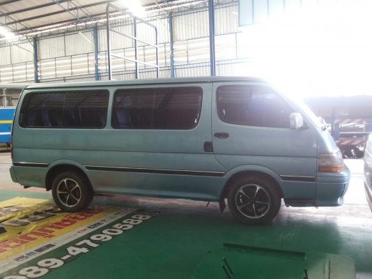 ขายรถตู้ Commuter ตัวเก่า เครื่อง 2L 2500cc + DVD พร้อมจอ 9&quot;  180,000 ต่อรองได้ T.089-4790588 K.อี๊ด