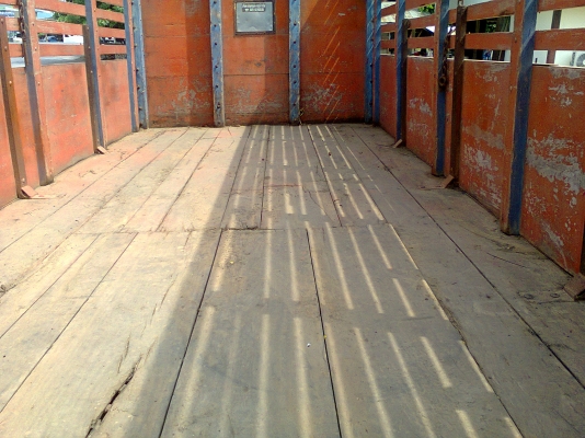 HINO KM779 ยาว 5.5 เมตร กระบะไม้เดิม