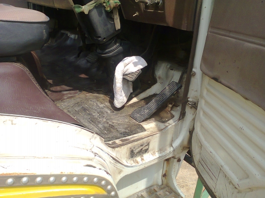 HINO KM779 ยาว 5.5 เมตร กระบะไม้เดิม