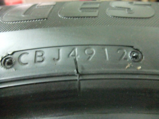 ยาง bridgestone 215/65/16 ปี12 สภาพสวยๆ ดอกหนามาก
