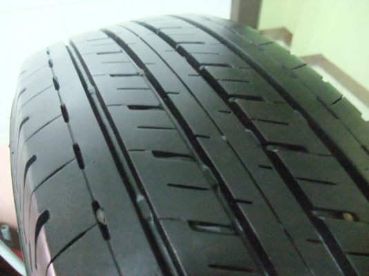 ยาง bridgestone 215/65/16 ปี12 สภาพสวยๆ ดอกหนามาก