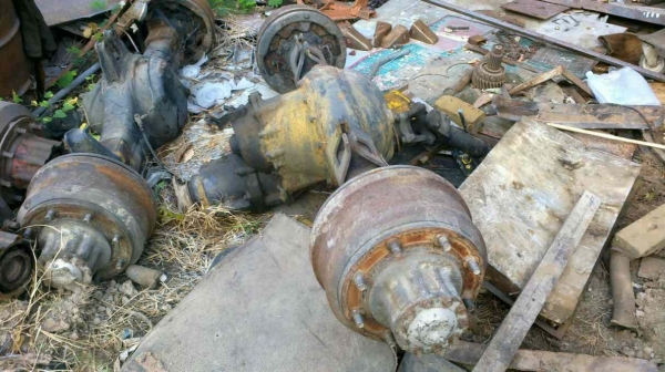 เสื้อเพลามีสี่ชิ้น  ขายตามสภาพ