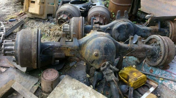 เสื้อเพลามีสี่ชิ้น  ขายตามสภาพ