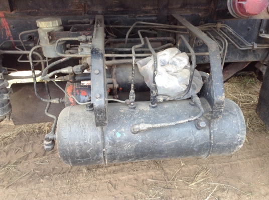 ขาย 10 ล้อดั้ม 2 เพลา FM227 คัสซีสวย เครื่องเดิม EM100 220 แรงม้า เกียร์เดิม สโลว์เดิม เก๋งสวย มีระบบลากลูกเรียบร้อยขาดแต่ลำโพง ทะเบียนพร้อมโอนครับ