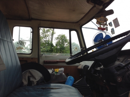 ขาย 10 ล้อดั้ม 2 เพลา FM227 คัสซีสวย เครื่องเดิม EM100 220 แรงม้า เกียร์เดิม สโลว์เดิม เก๋งสวย มีระบบลากลูกเรียบร้อยขาดแต่ลำโพง ทะเบียนพร้อมโอนครับ