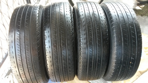 บริดโตน ดูราวิท215/65/16 4เส้น แถมปี13 อีกเส้นครับ