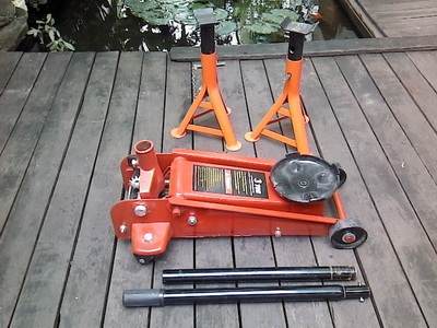 ขายเป็นชุด แม่แรง 3.5 ตัน 1 ตัว ขาตั้งใหญ่ 1 คู่ เล็ก 1 คู่